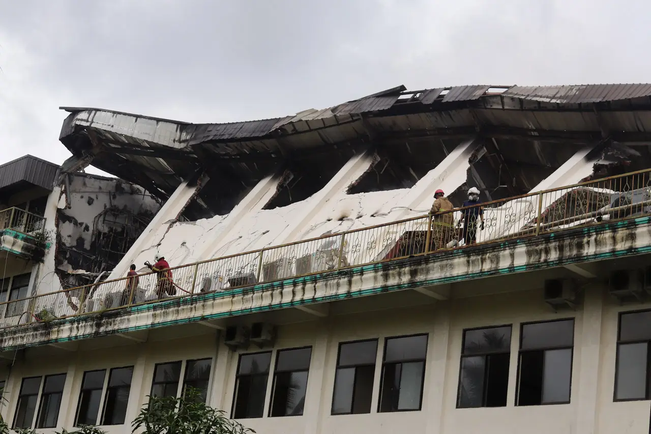 Gedung Universitas Abulyamatama...