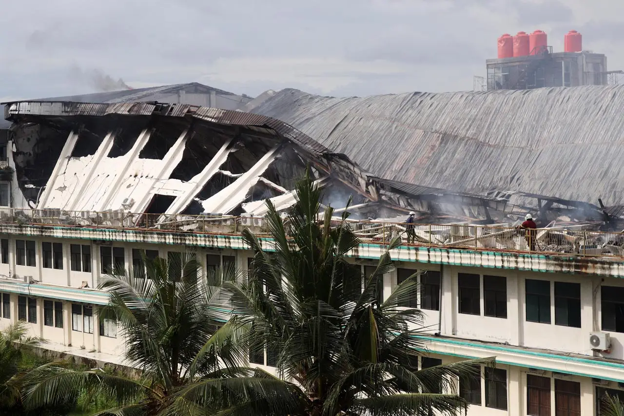 Gedung Universitas Abulyamatama...