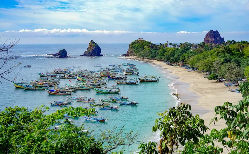 Berkeliling Jember,...