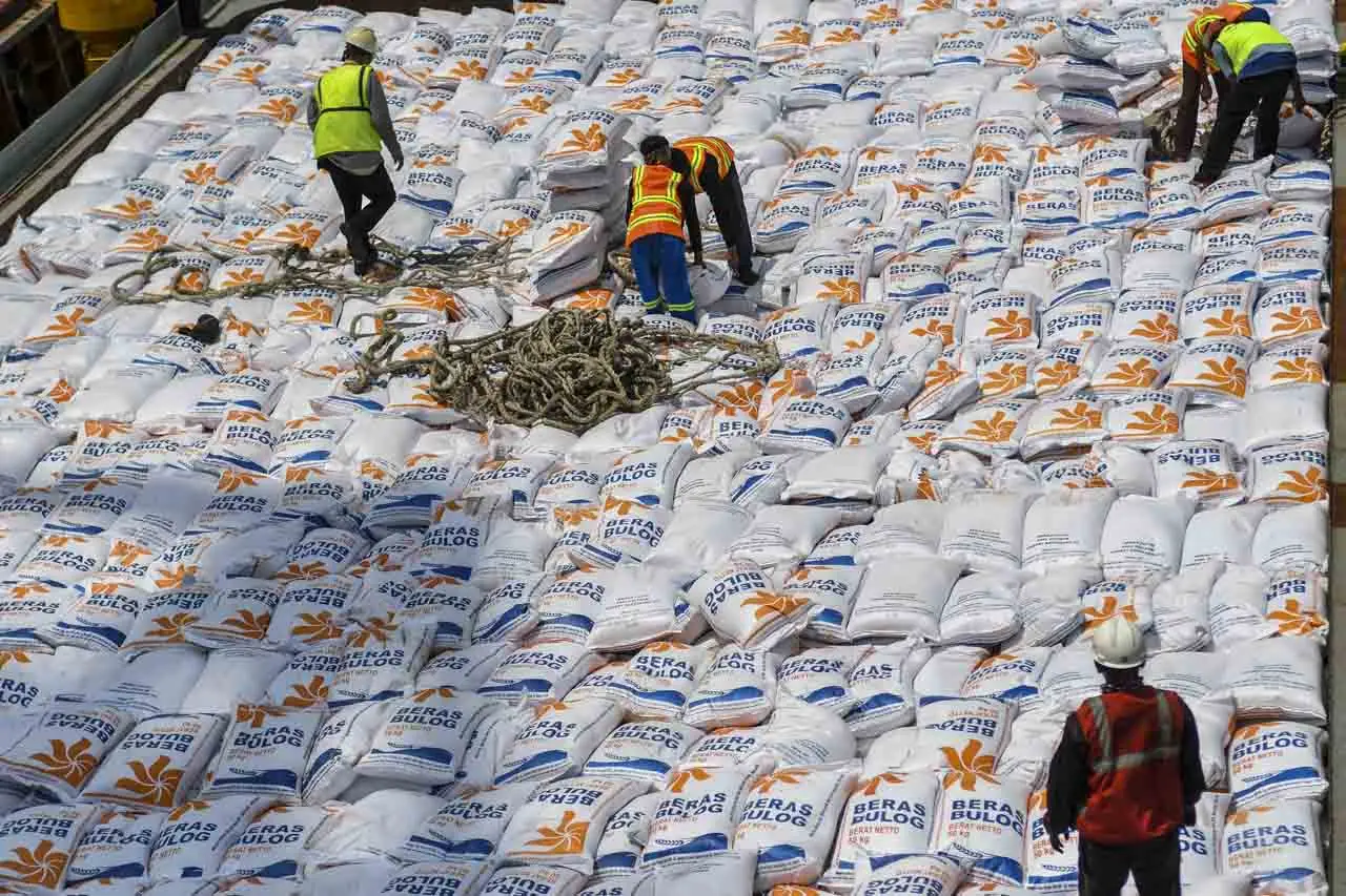 Bulog Impor 5.000 Ton...