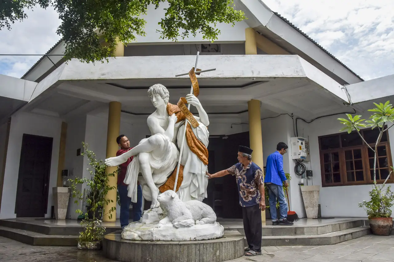 Indahnya Toleransi,...