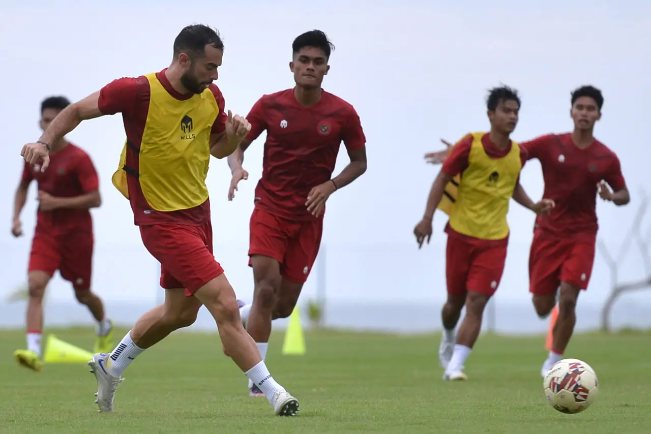 Latihan Timnas Indonesia...
