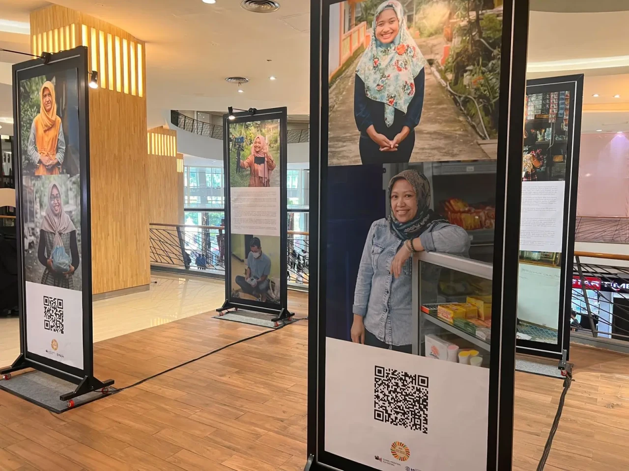 Pameran Foto Peringati...