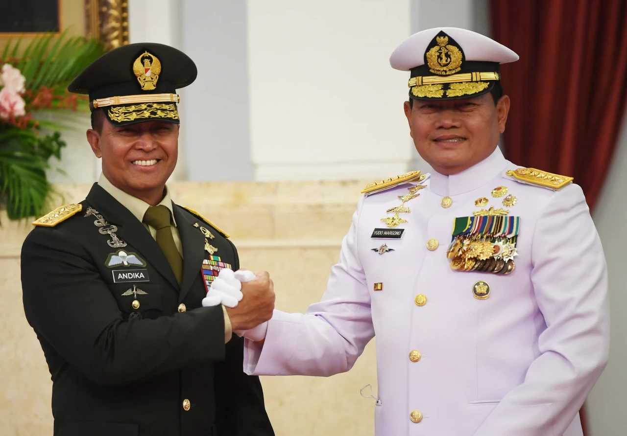 Jokowi Lantik Laksamana...