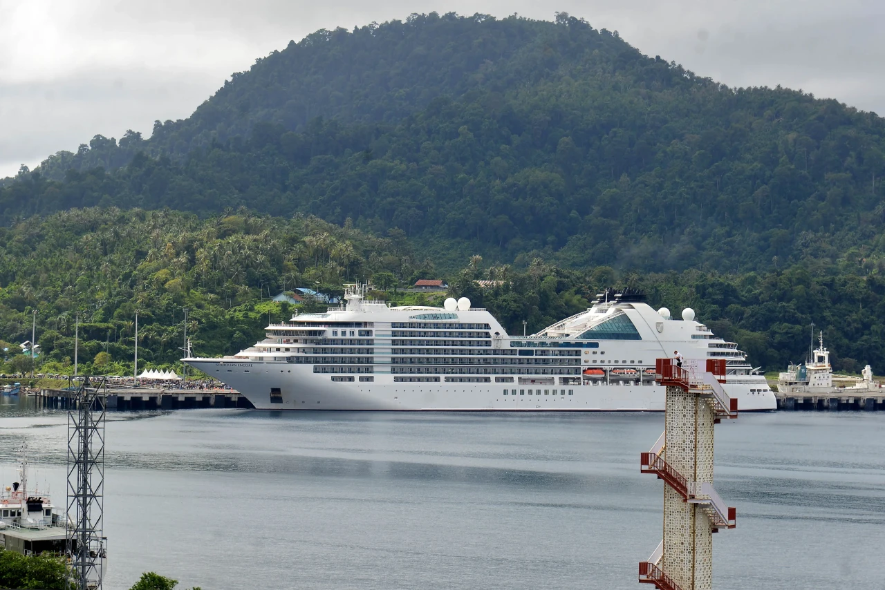 Kapal Pesiar MS Seabourn...