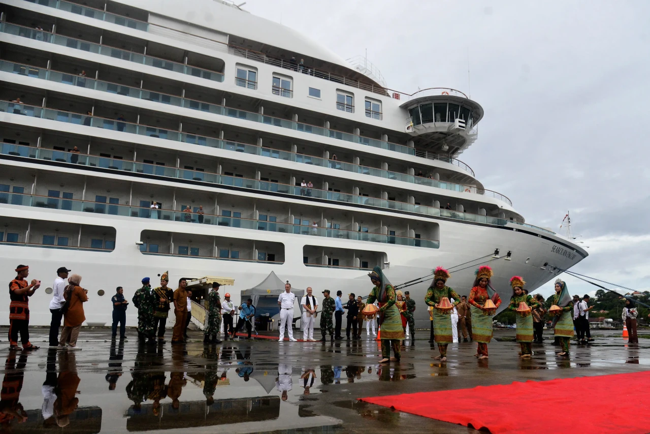 Kapal Pesiar MS Seabourn...