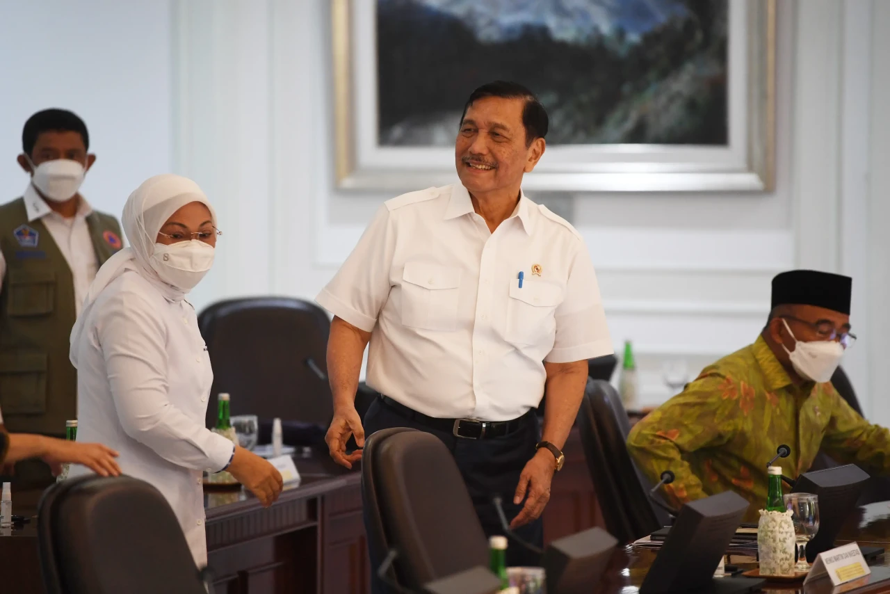 Jokowi Pimpin Ratas...