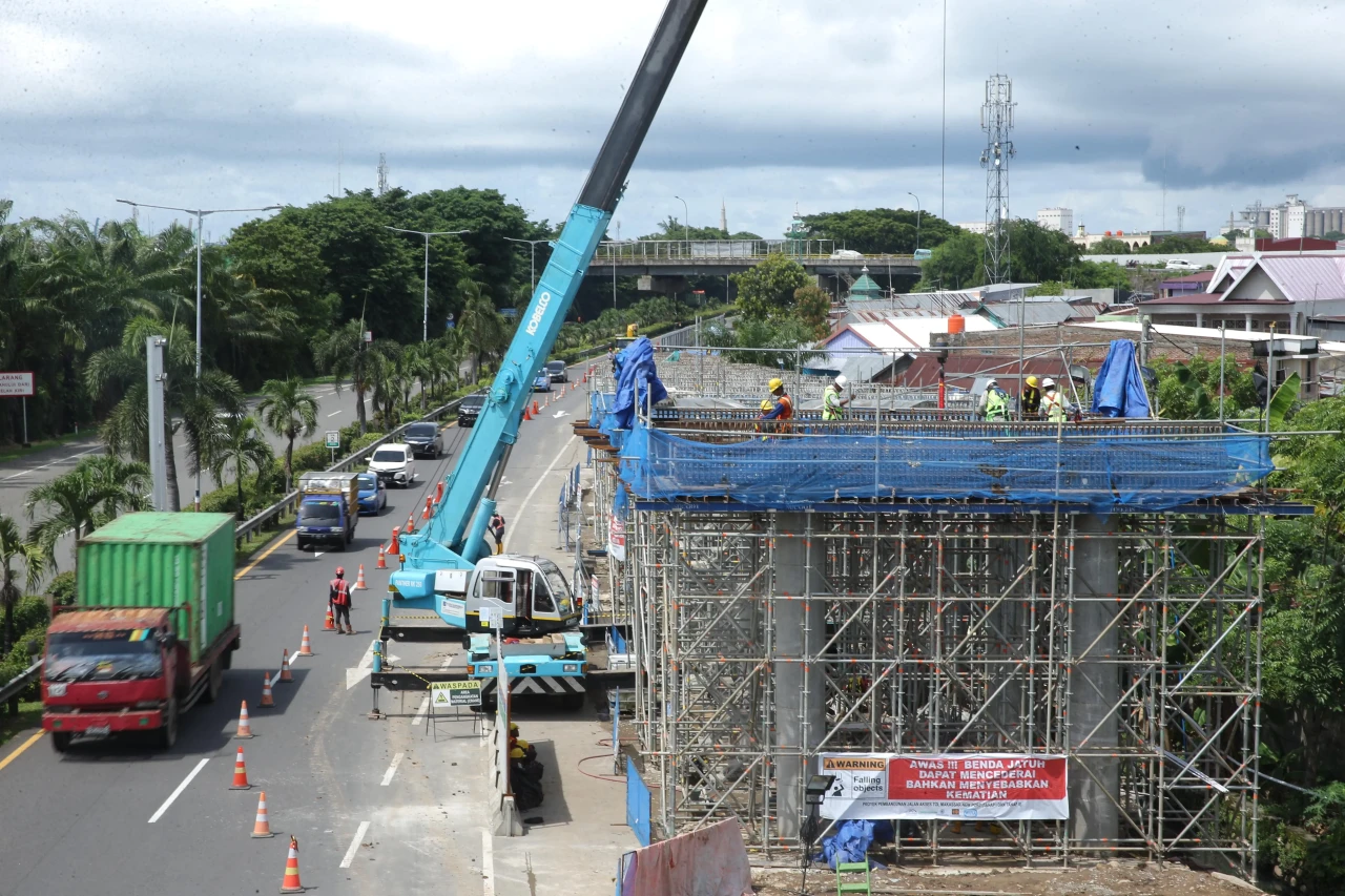Melihat dari Dekat Proyek...