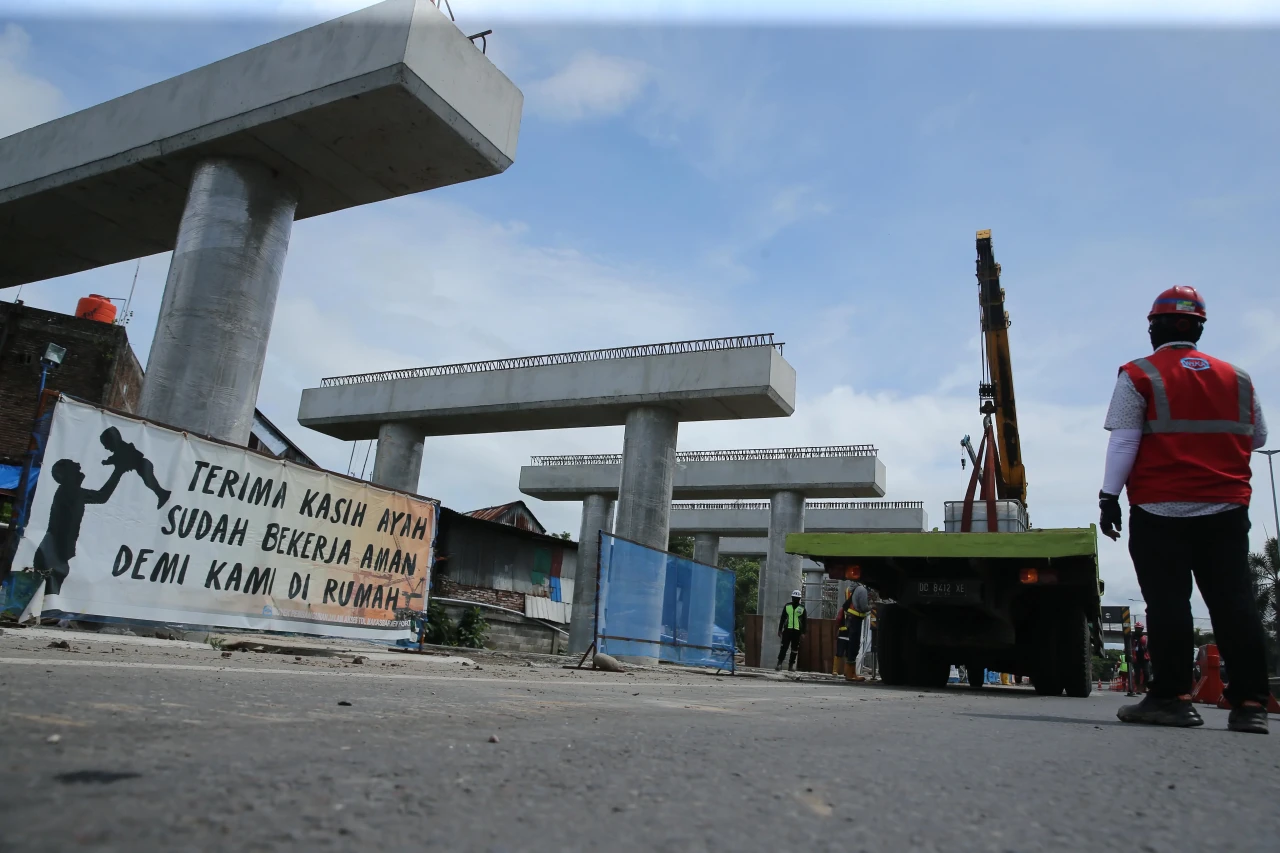 Melihat dari Dekat Proyek...