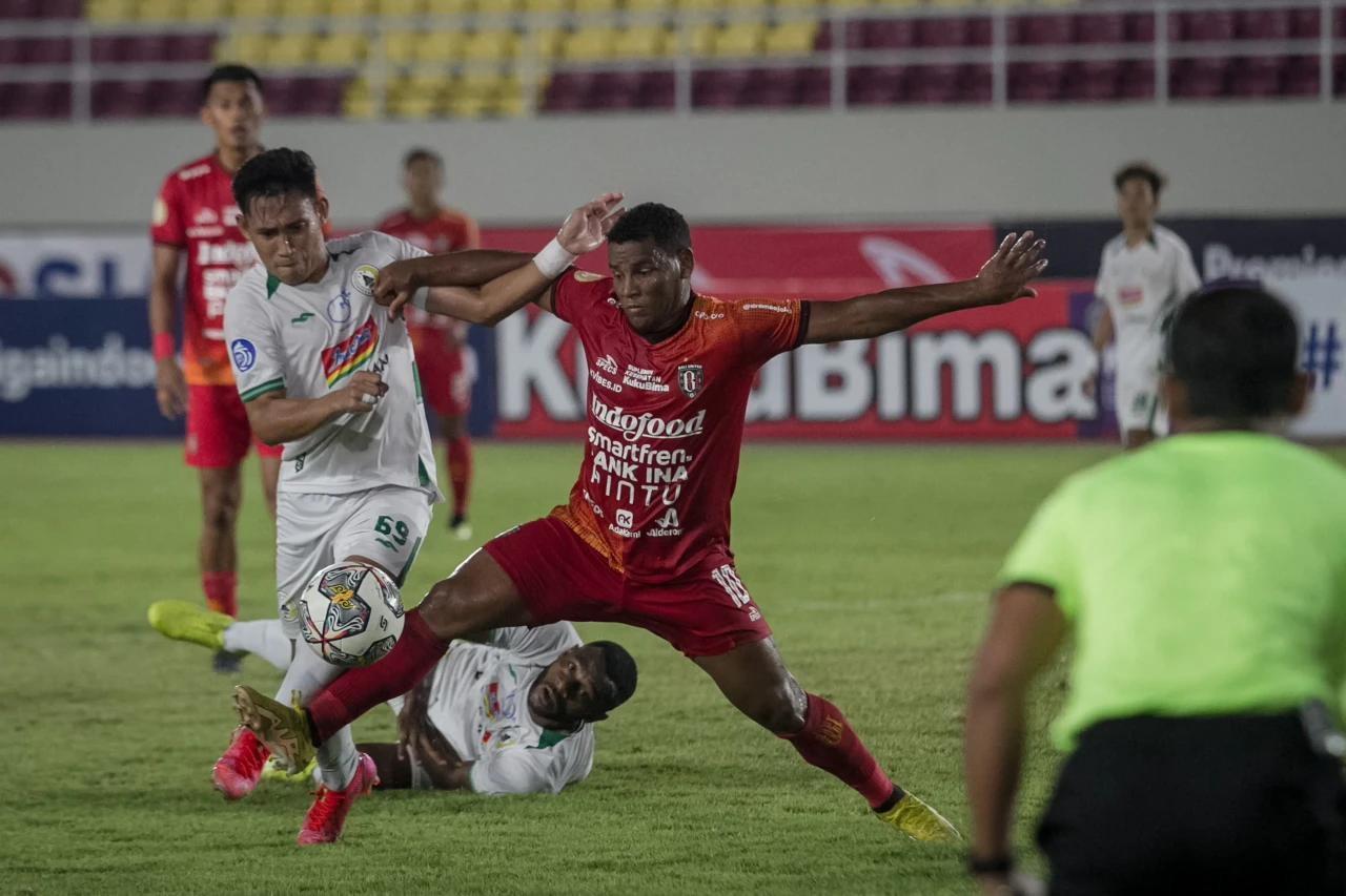 PSS Sleman Sikat Bali...