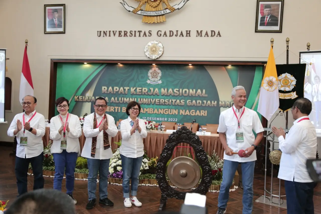 Ganjar Pranowo Hadiri...