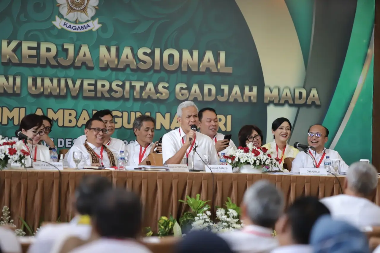 Ganjar Pranowo Hadiri...