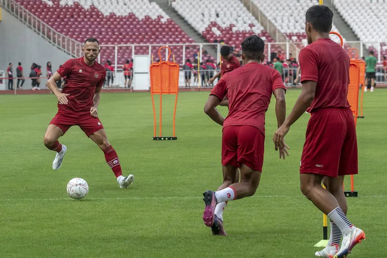 Latihan Timnas Indonesia...