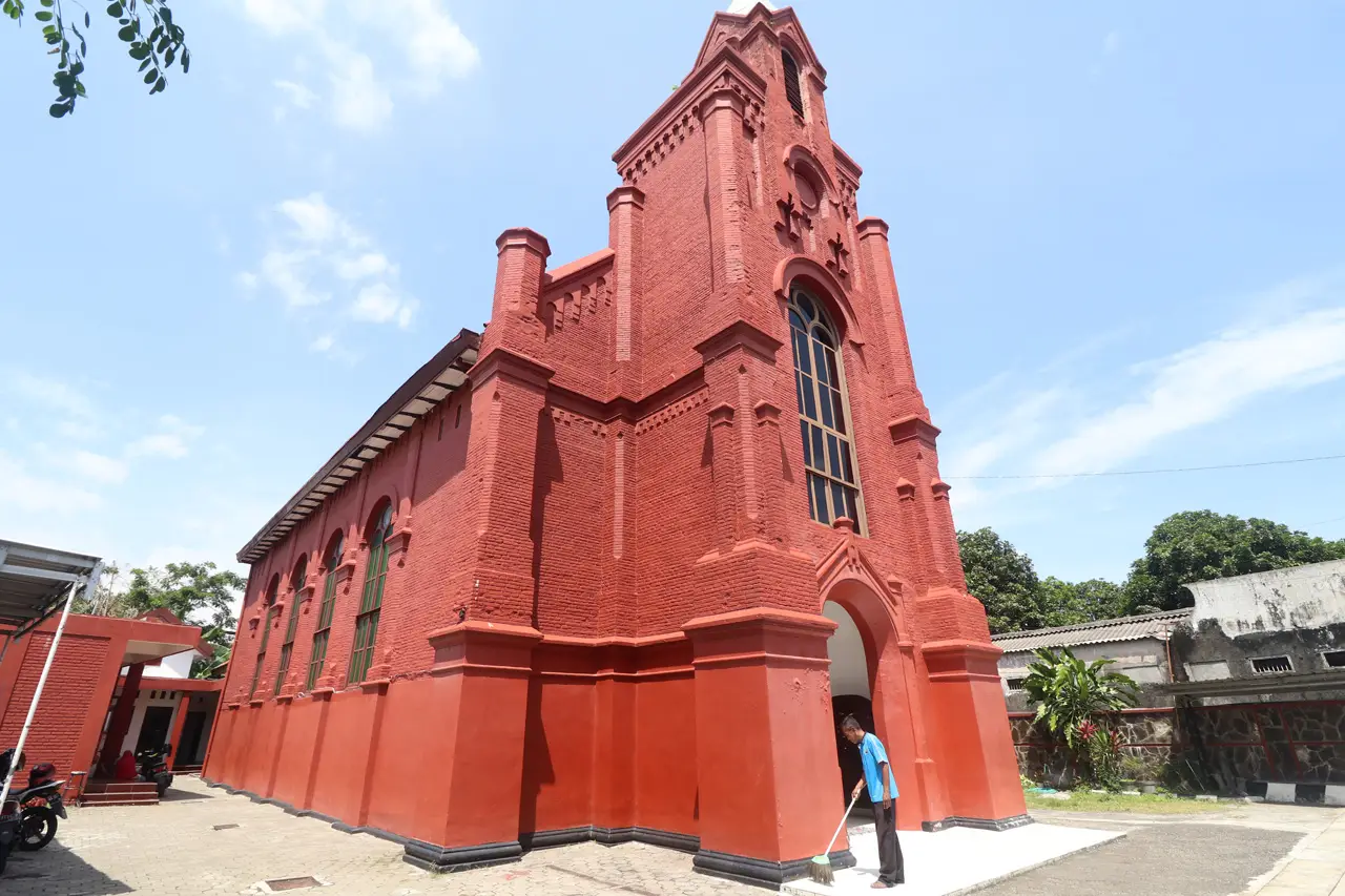 Persiapan Natal di Gereja...