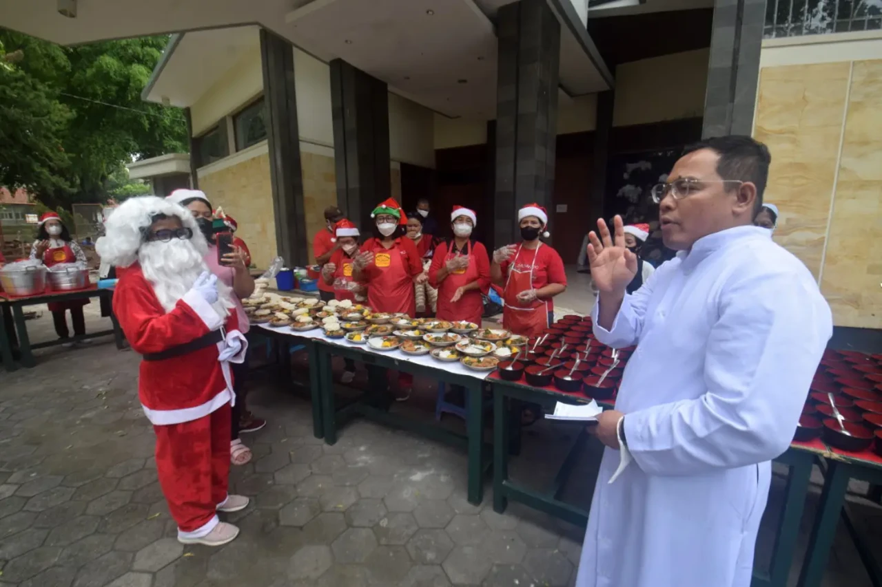 Indahnya Berbagi Makanan...