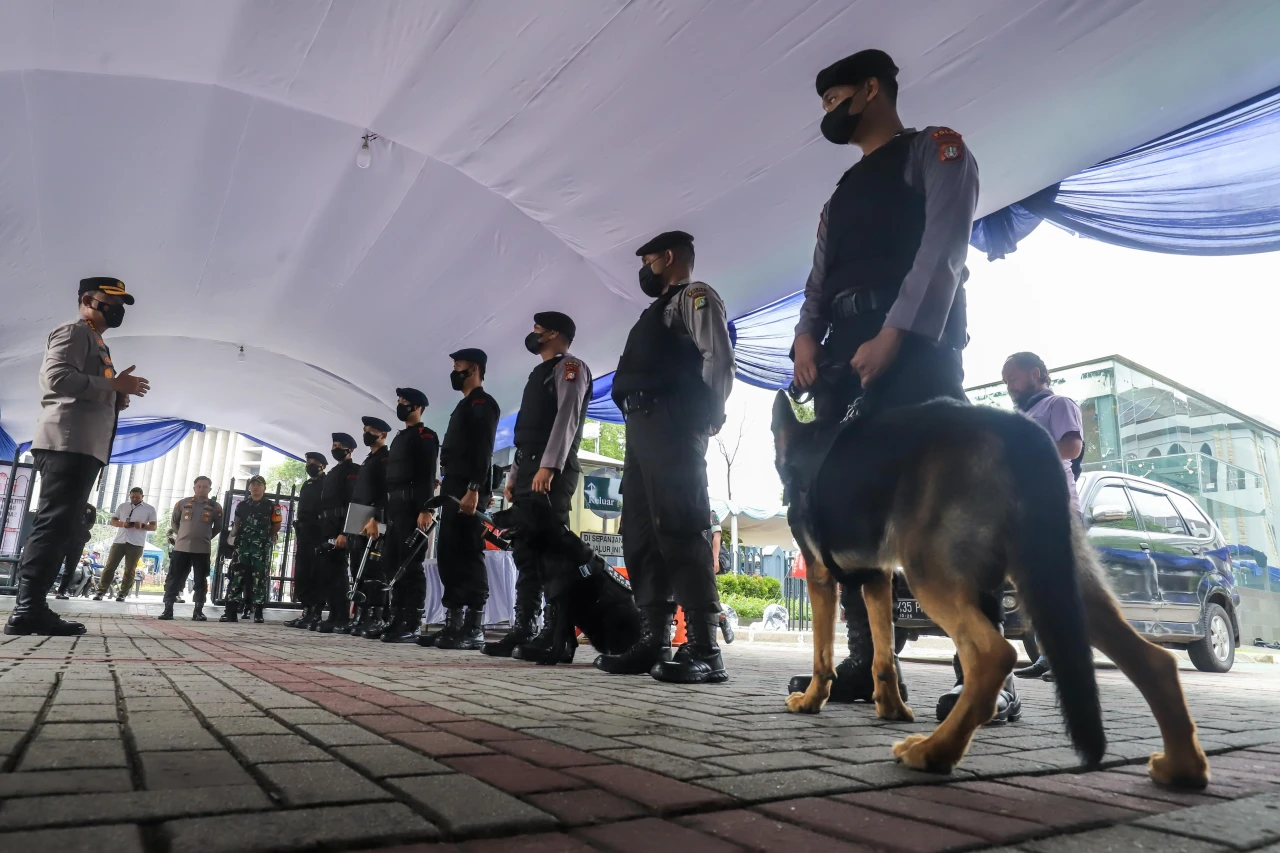 Penyisiran Keamanan...