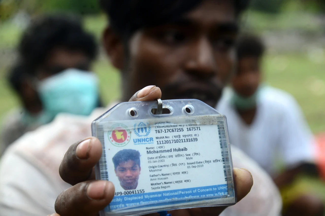 57 Imigran Rohingnya...