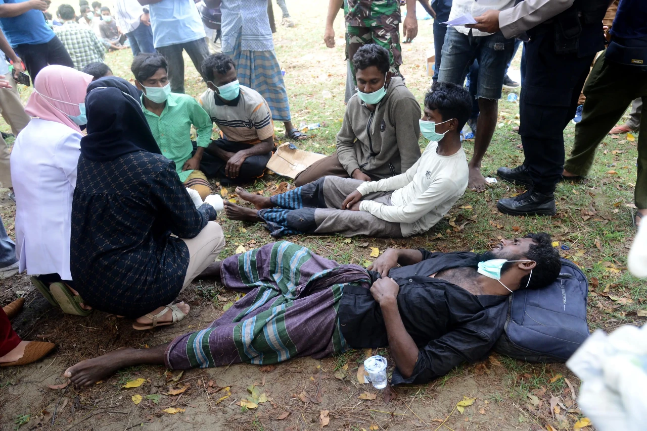 57 Imigran Rohingnya...