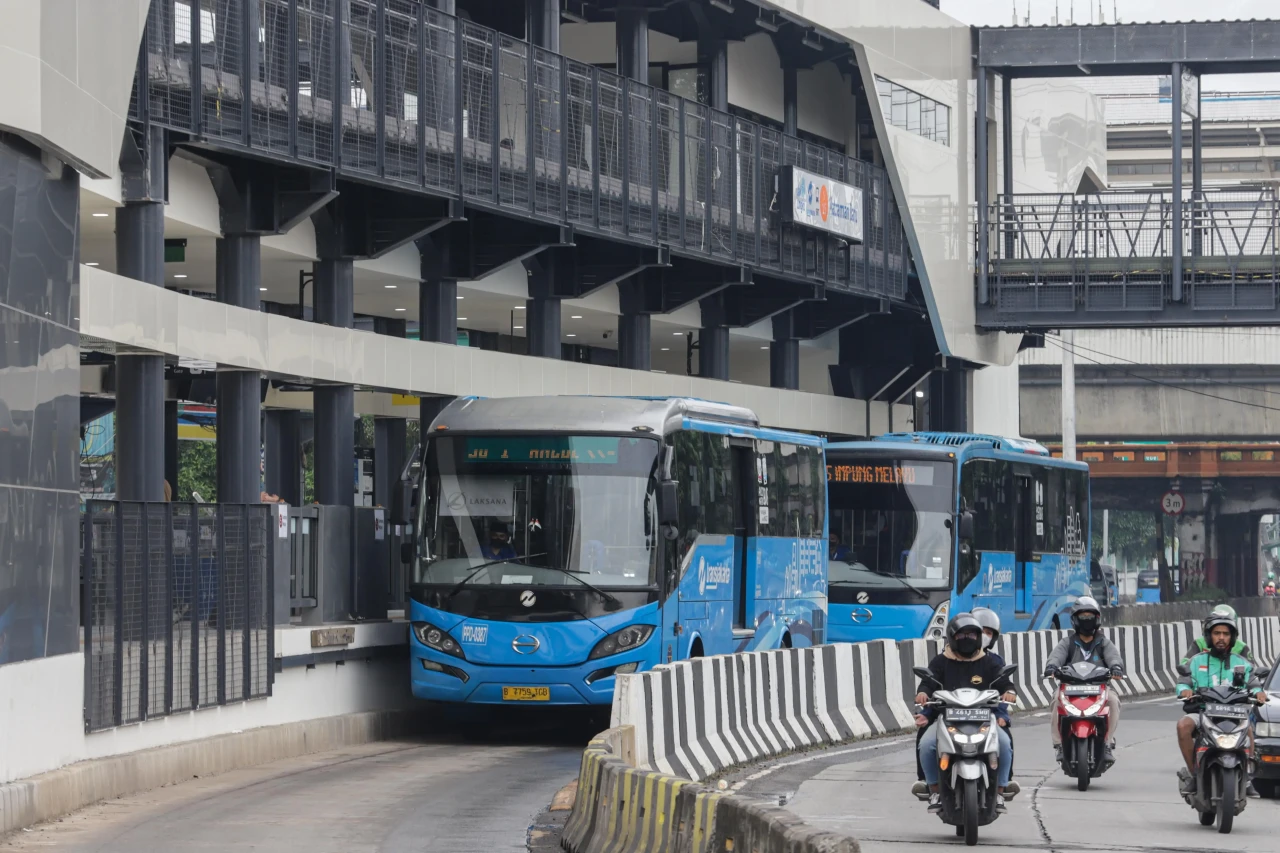 Penampakan Halte TransJakarta...