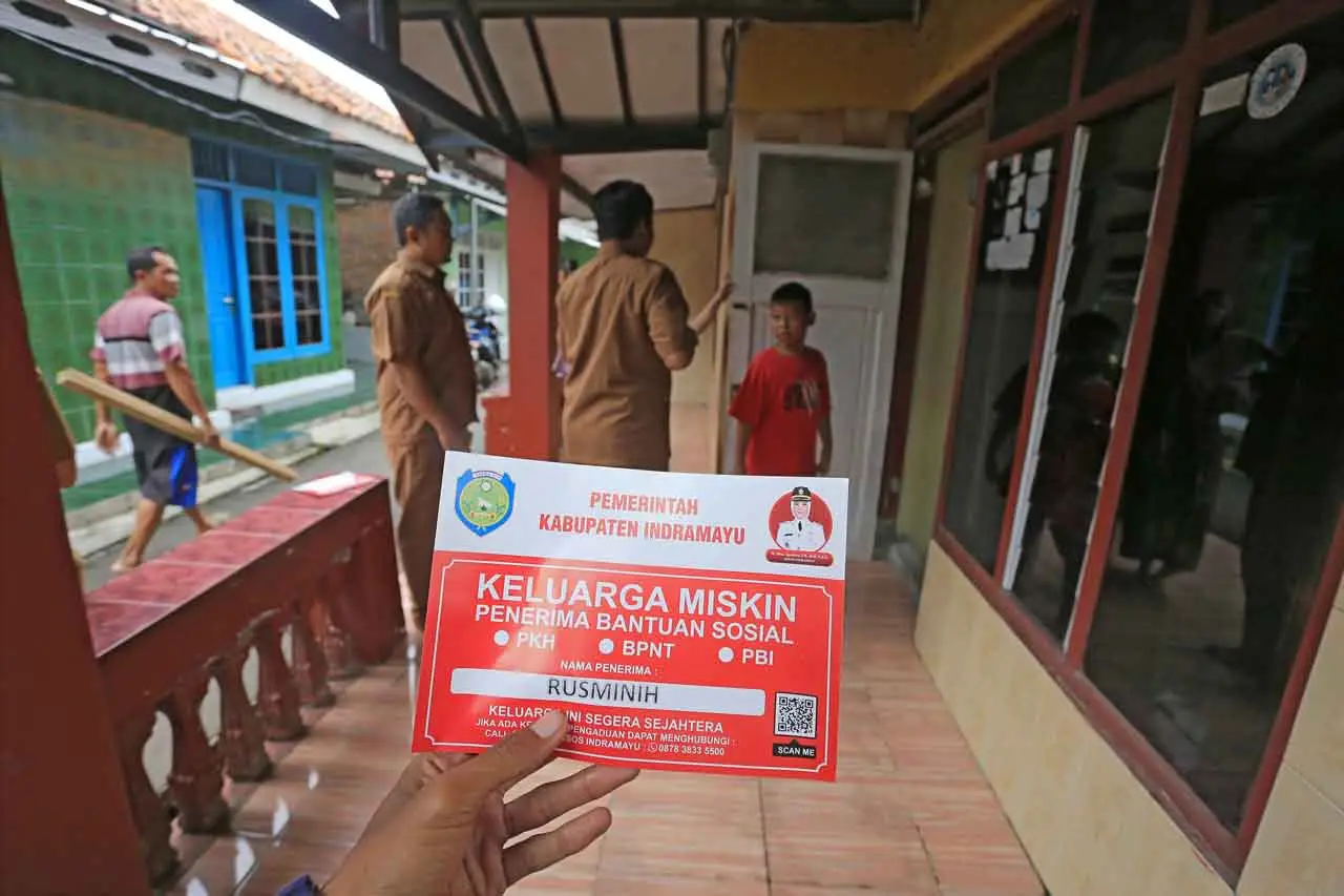 Pemasangan 7.777 Stiker...