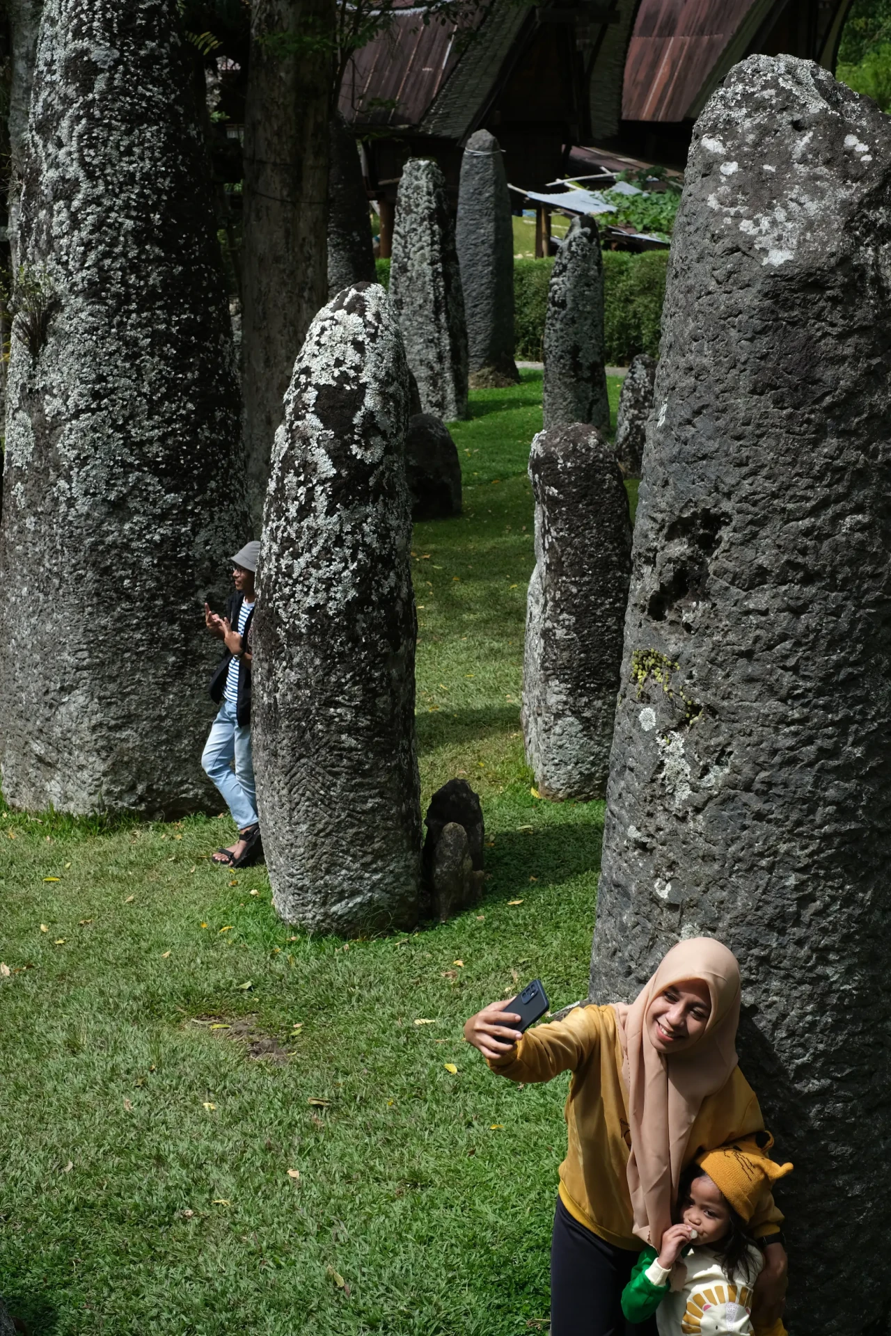 Wisata Menyusuri Situs...
