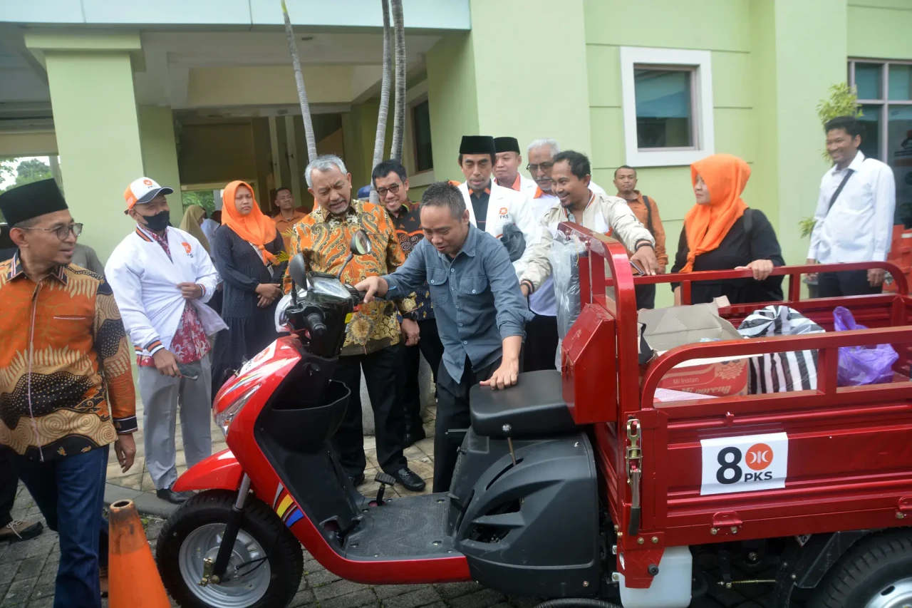 PKS Gelontorkan Bantuan...