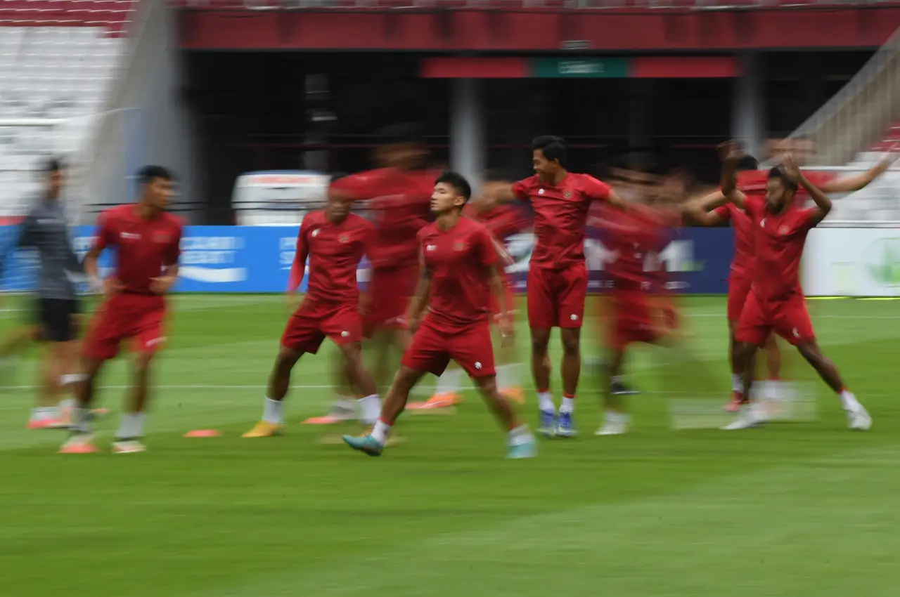 Latihan Timnas Indonesia...