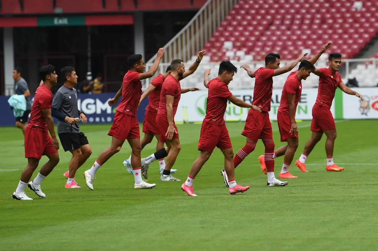 Latihan Timnas Indonesia...