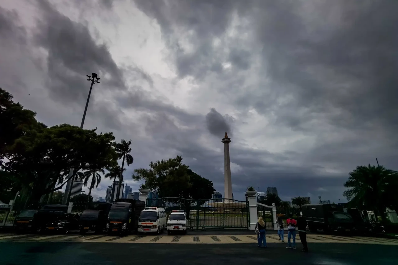 Liburan ke Monas Meski...