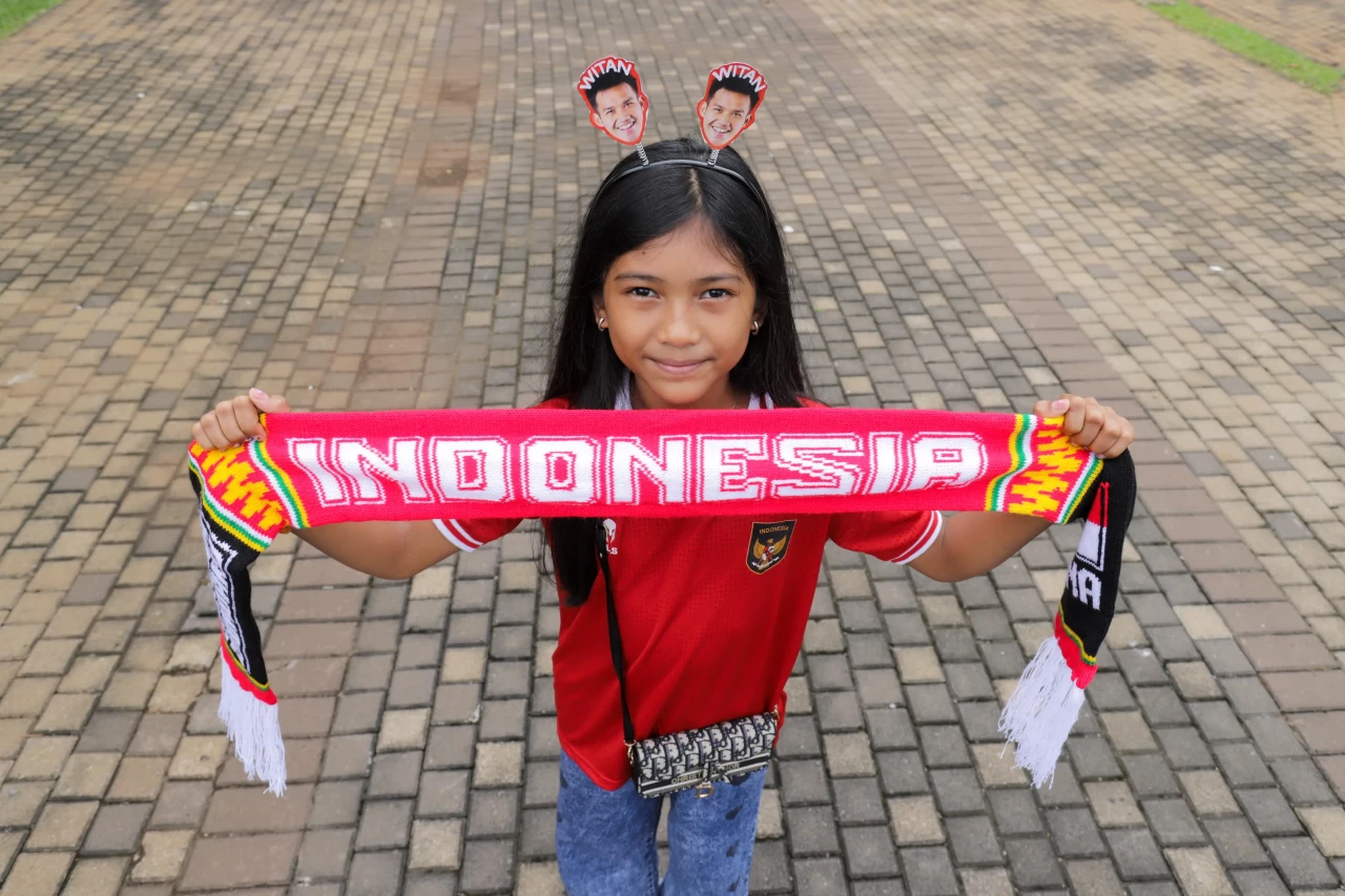 Puluhan Ribu Suporter...