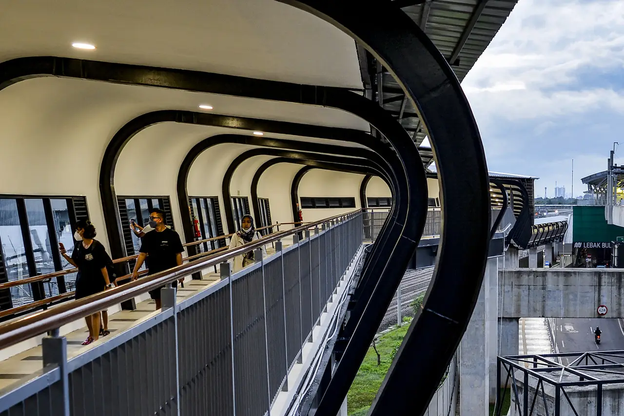Pembukaan Skywalk Stasiun...