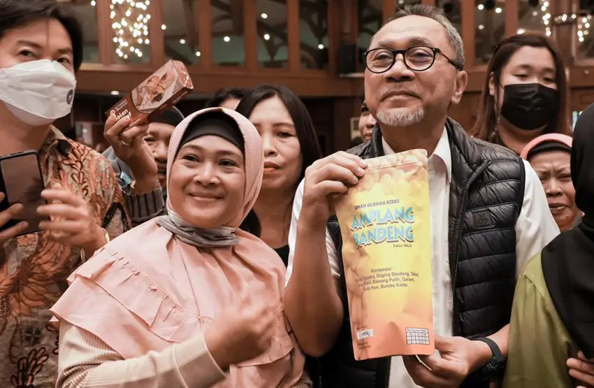 Sambangi Pesantren Darul...