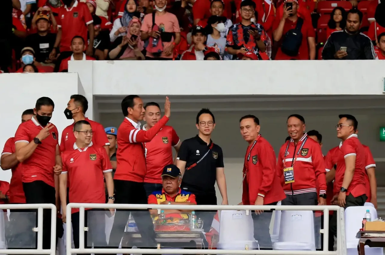 Bersama Jokowi, HT Nonton...