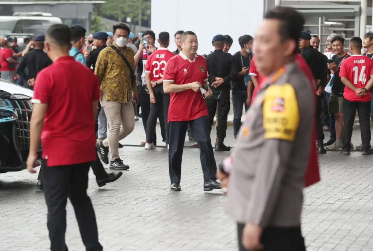 Bersama Jokowi, HT Nonton...