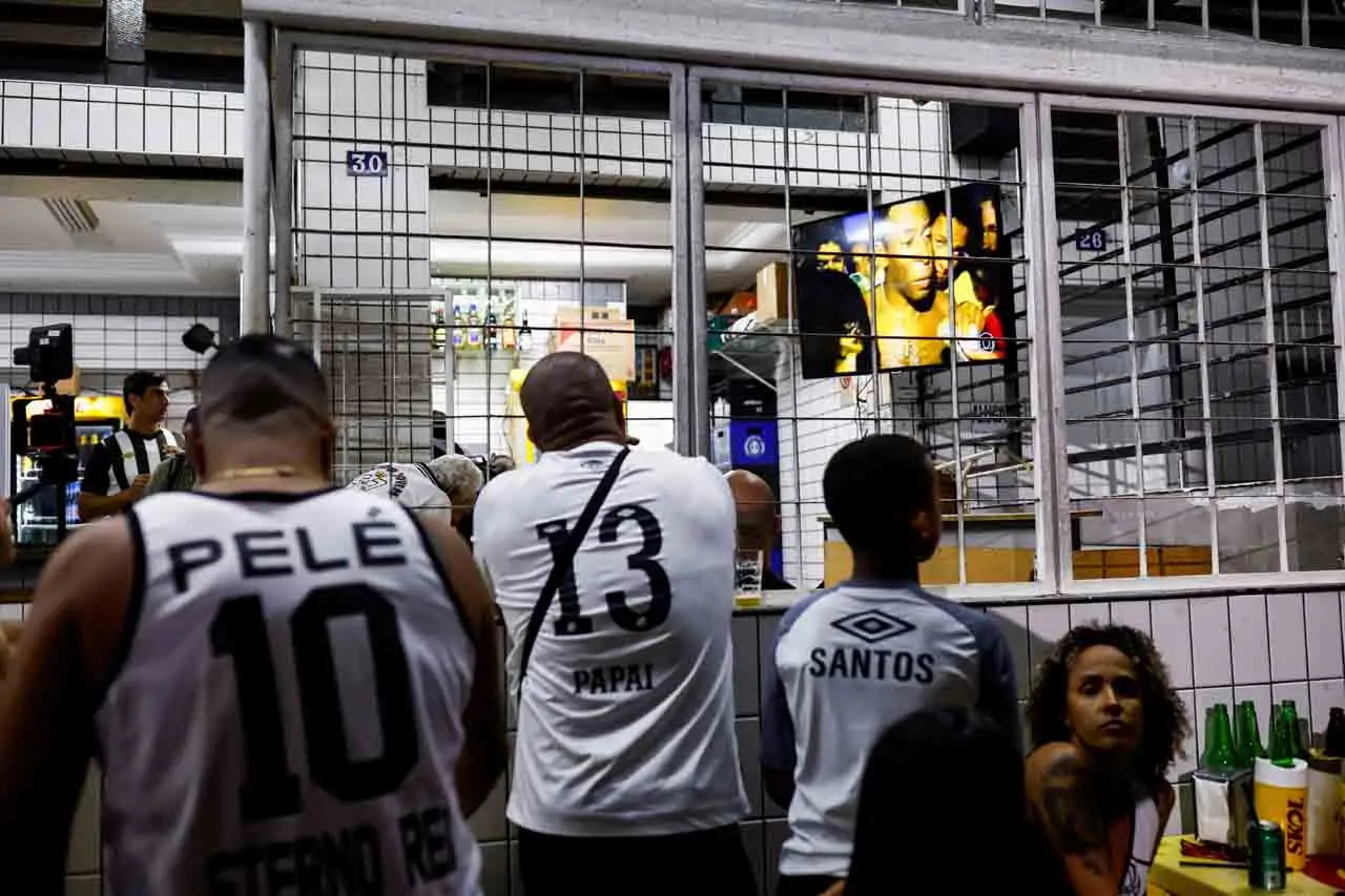 Pele Tutup Usia, Rakyat...