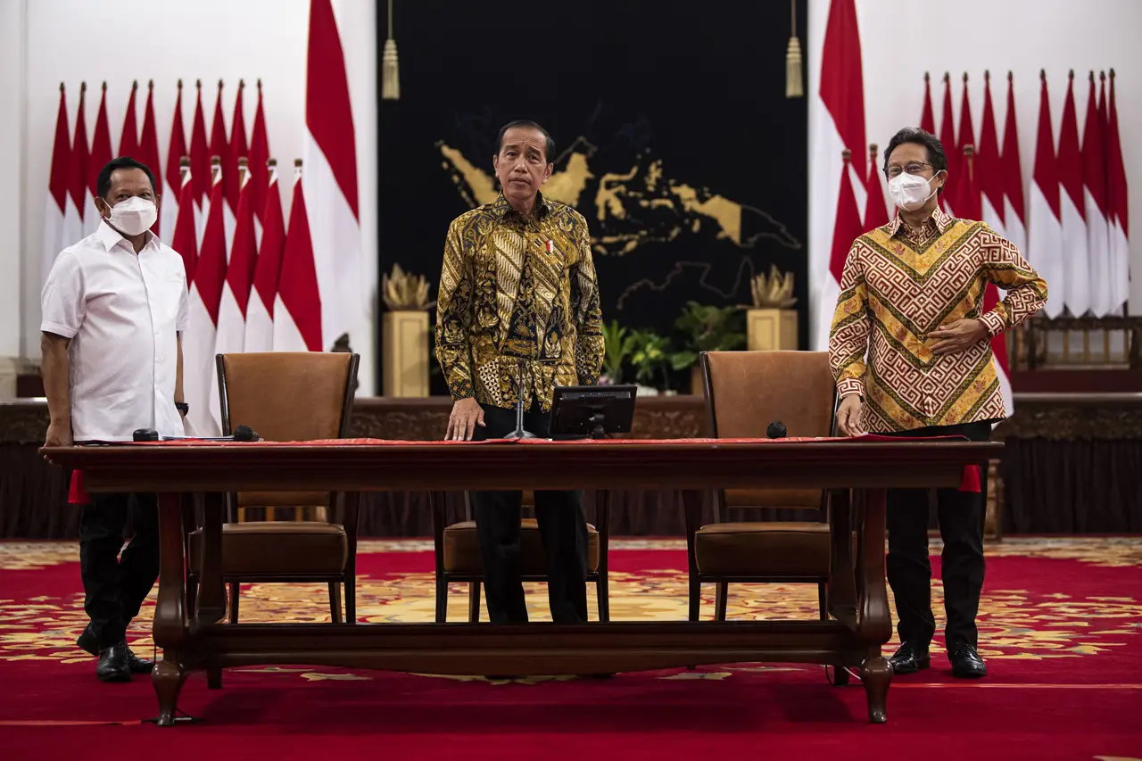 Presiden Jokowi Cabut...