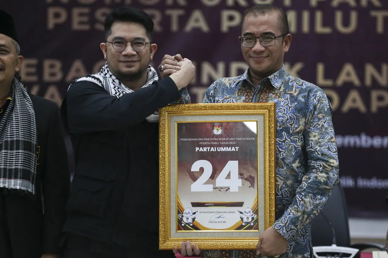 Lolos Verifikasi Faktual...