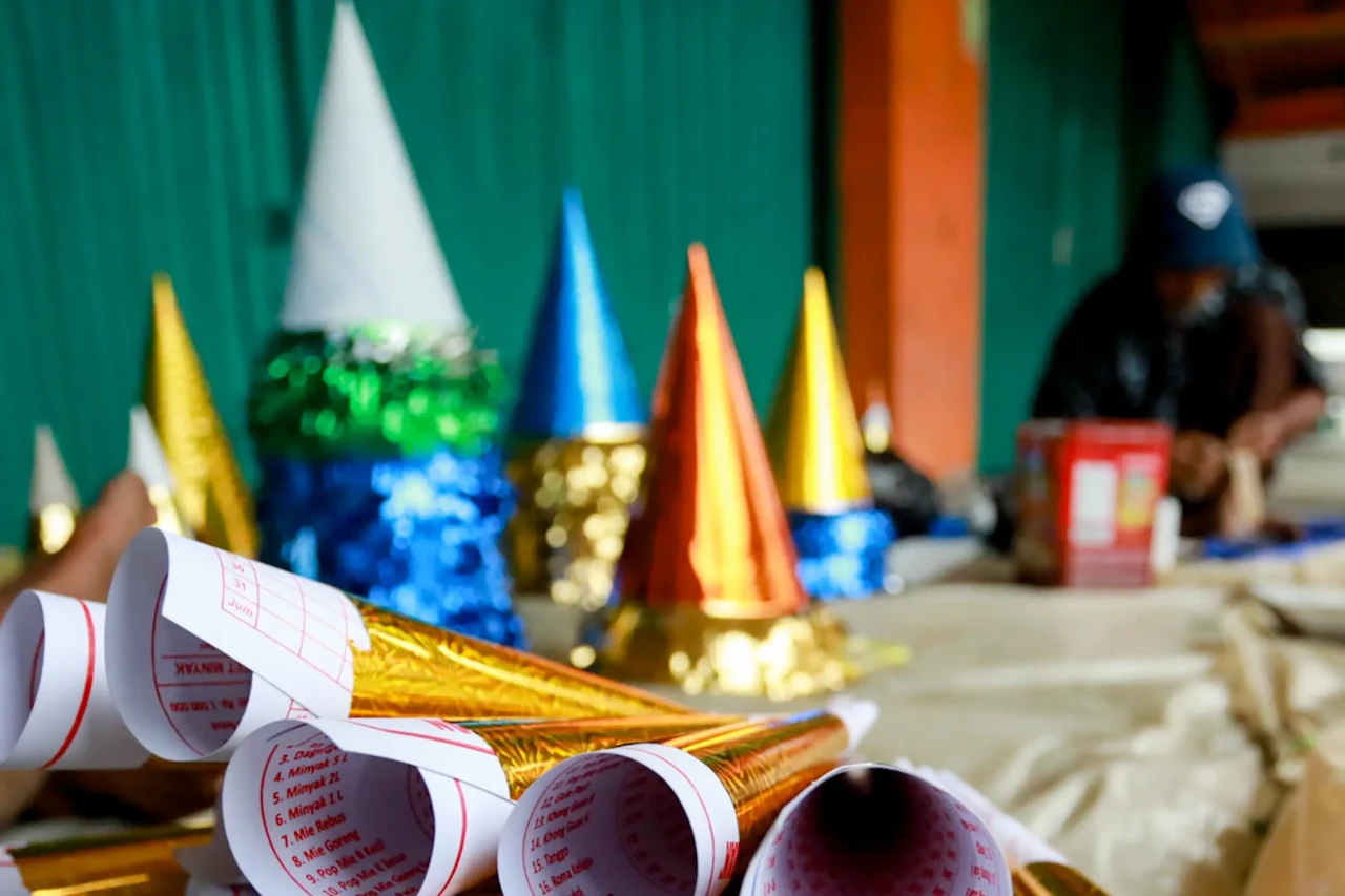 Penjual Terompet Musiman...