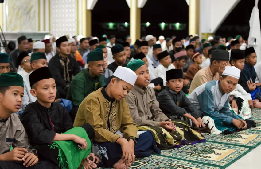 Ribuan Jamaah Hadiri...