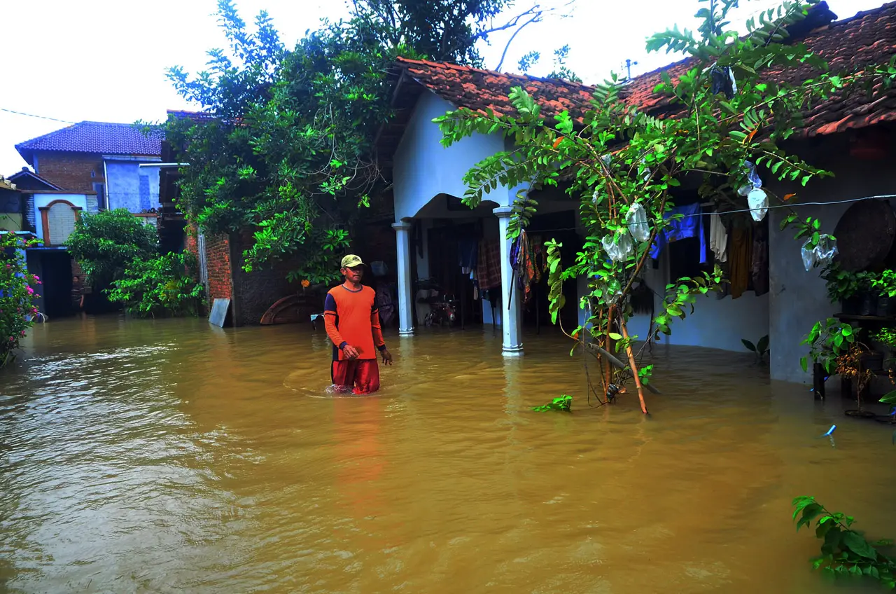 Banjir Rendam Belasan...