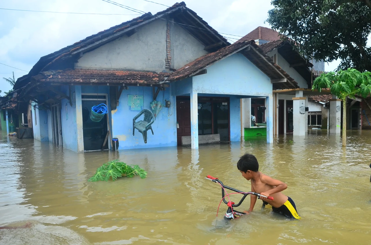 Banjir Rendam Belasan...