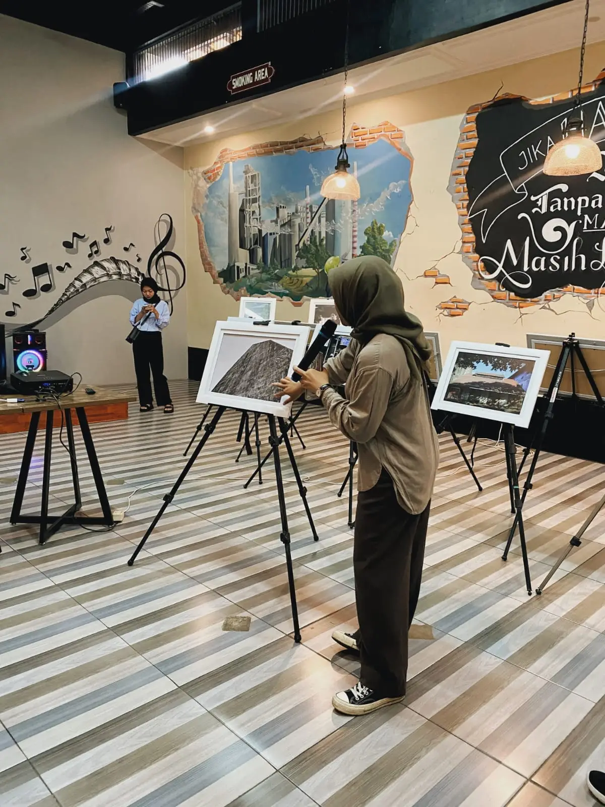 Pameran Foto dan Film...