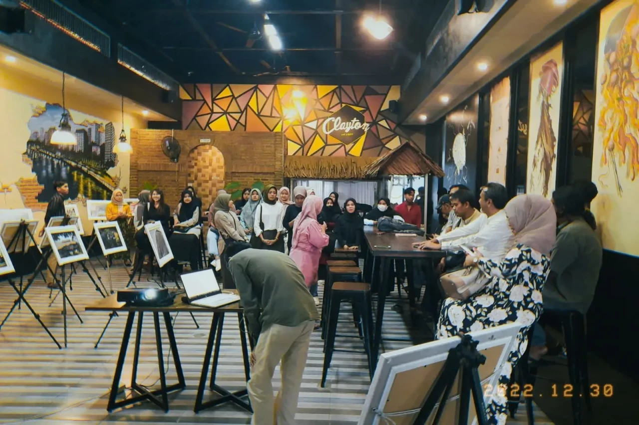 Pameran Foto dan Film...