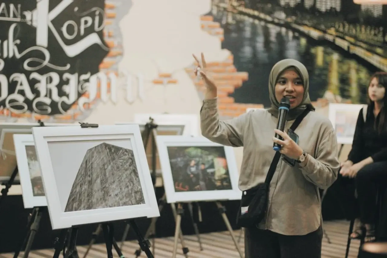 Pameran Foto dan Film...