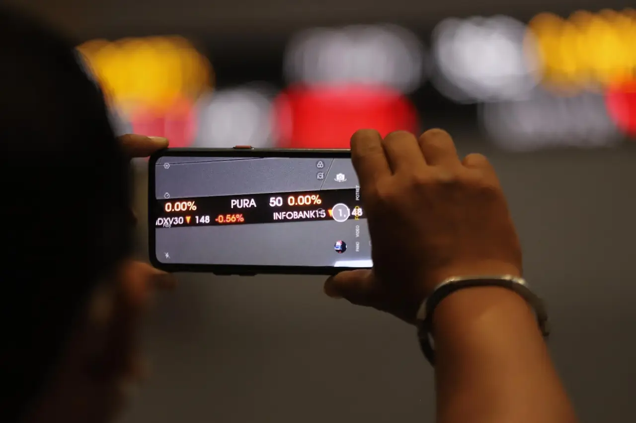 IHSG Perdagangan Pertama...
