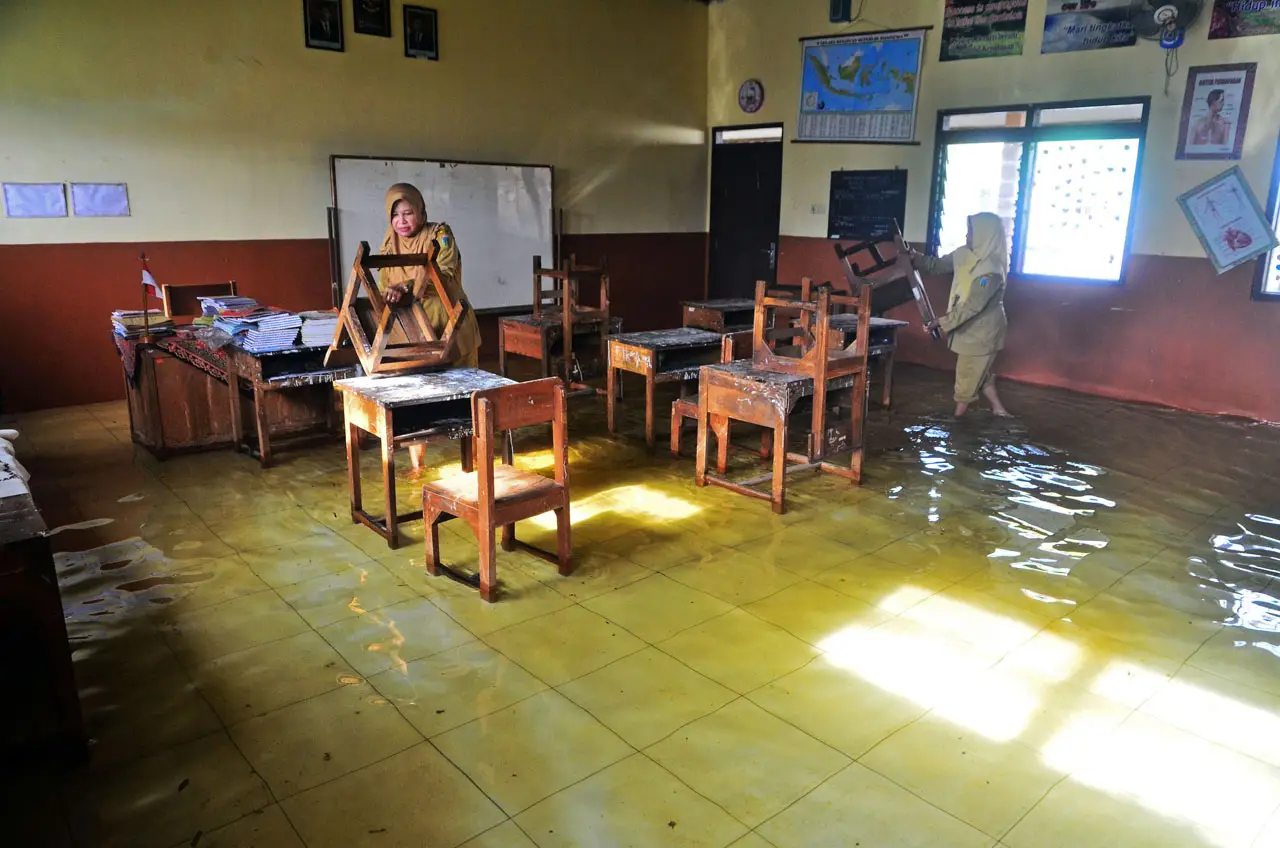 4 Sekolah Terdampak...