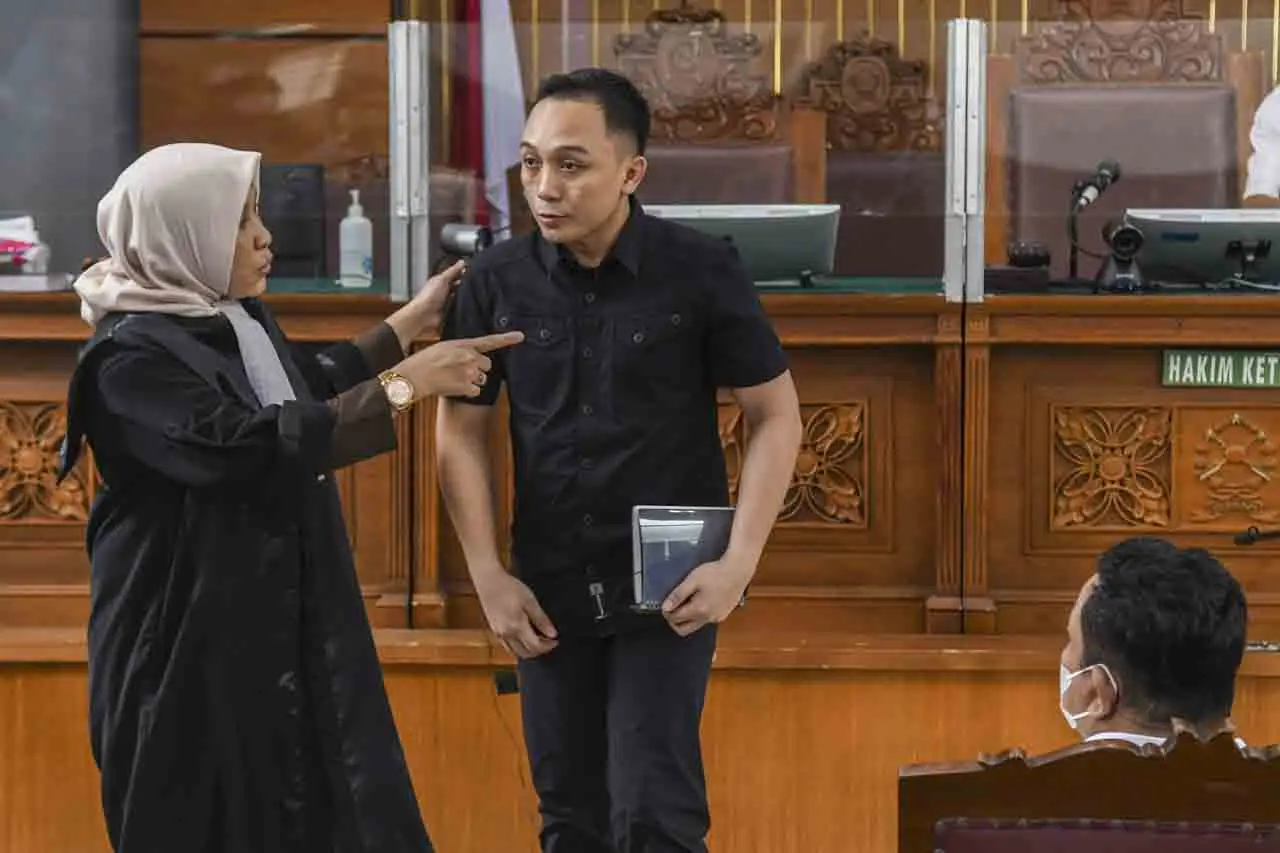Kuat Maruf dan Ricky...