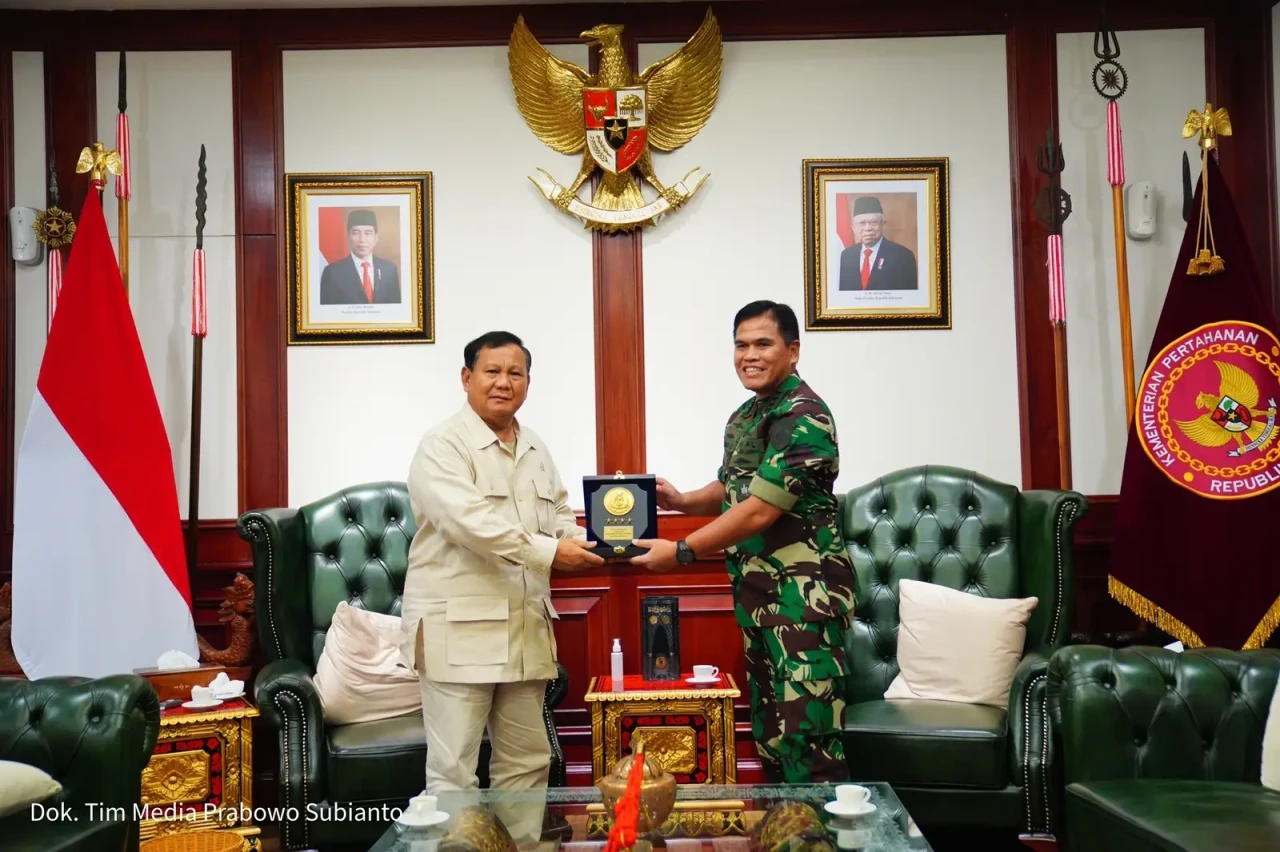 Terima Kunjungan KSAL,...