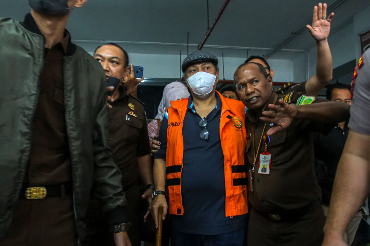 Kejati Riau Tahan Mantan...