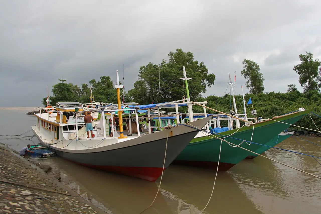 Nelayan di Makassar...